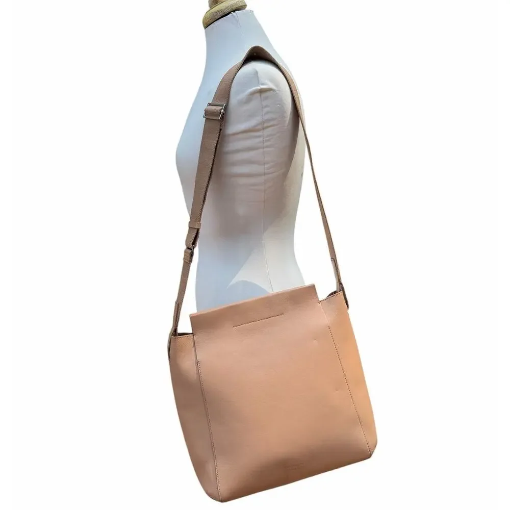 Everlane form bag